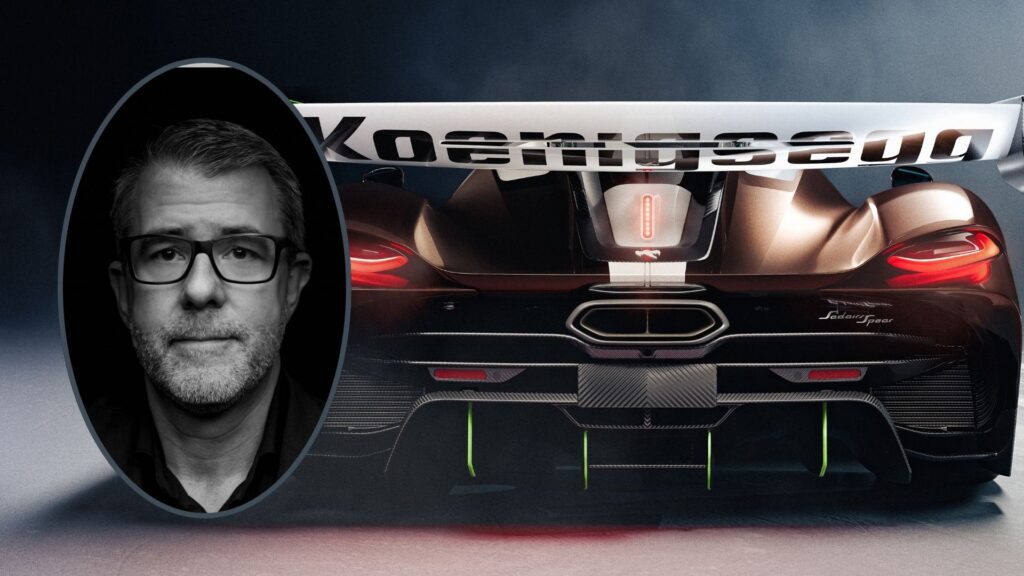 Johan Ekdahl infälld på bild på en Koenigsegg Jesko.