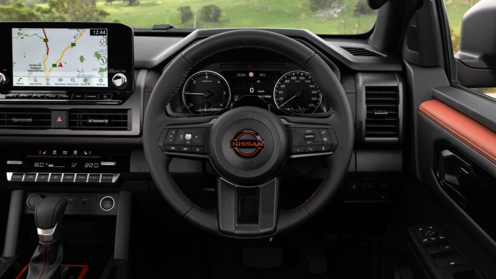 Förarmiljö Nissan Navara D27