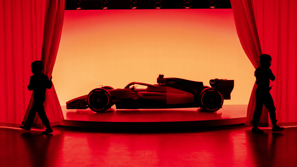 Audi R26 F1-bil avtäcks