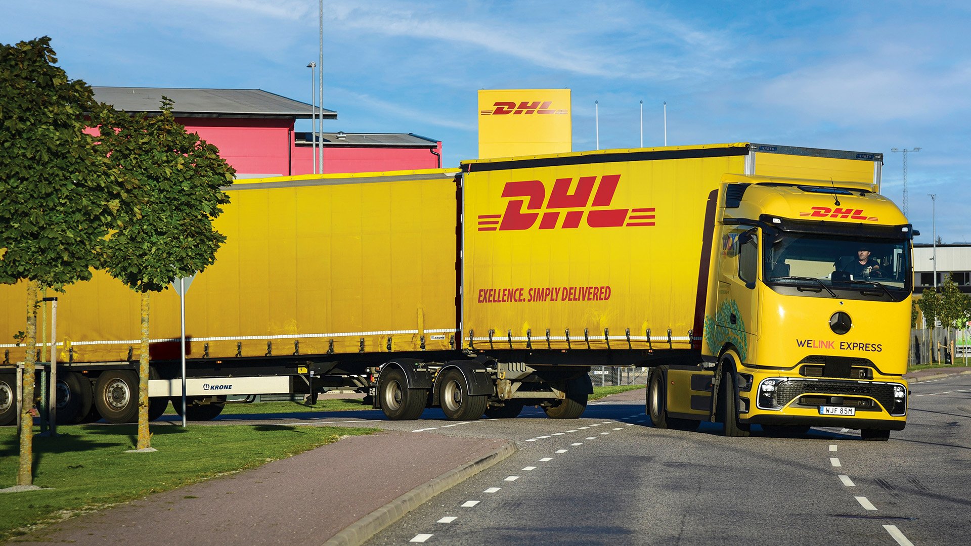 Eldriven DHL-långtradare