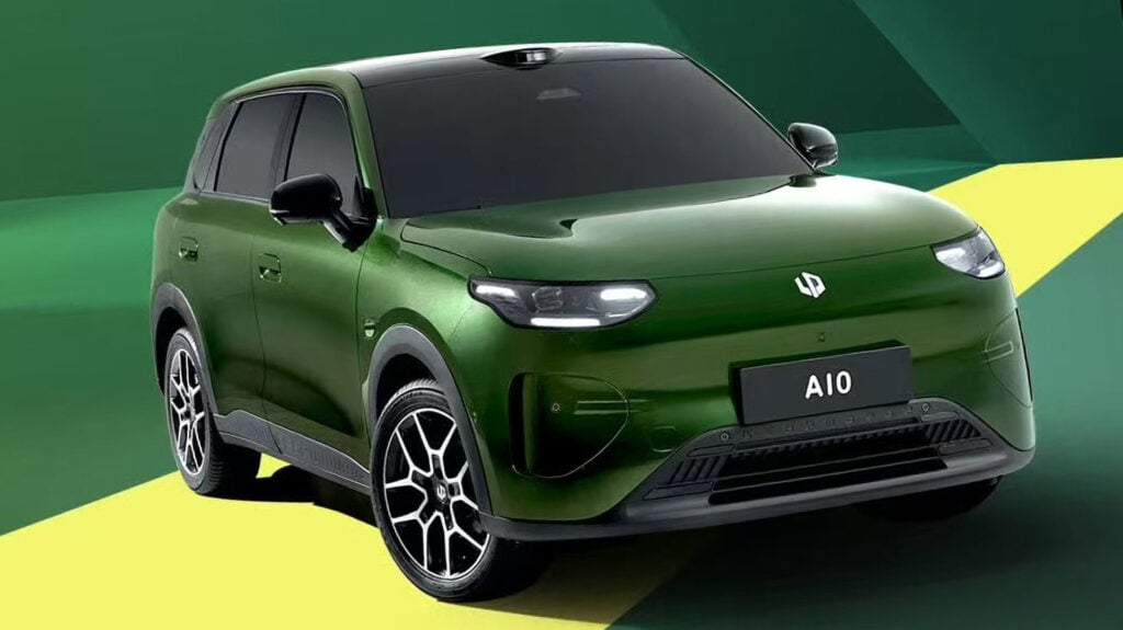 Grön Leapmotor A10 B03X snett framifrån