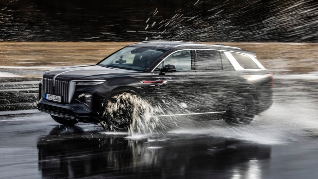 Hongqi E-HS9 Long Range i rörelse
