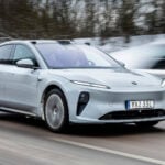 Xpeng G6 på motorväg