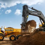 Volvo dumper och grävmaskin