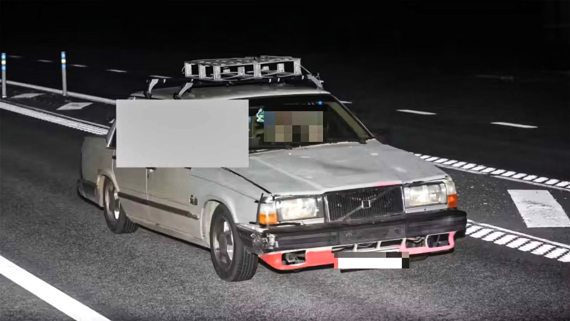 A-traktor fångad på bild av fartkamera