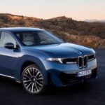 BMW iX3 på Neue Klasse-plattformen vid bergslandskap