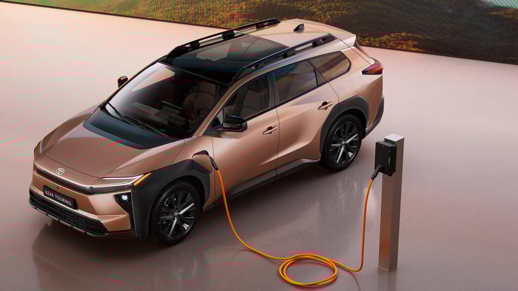 Toyota bZ4X Touring snett uppifrån