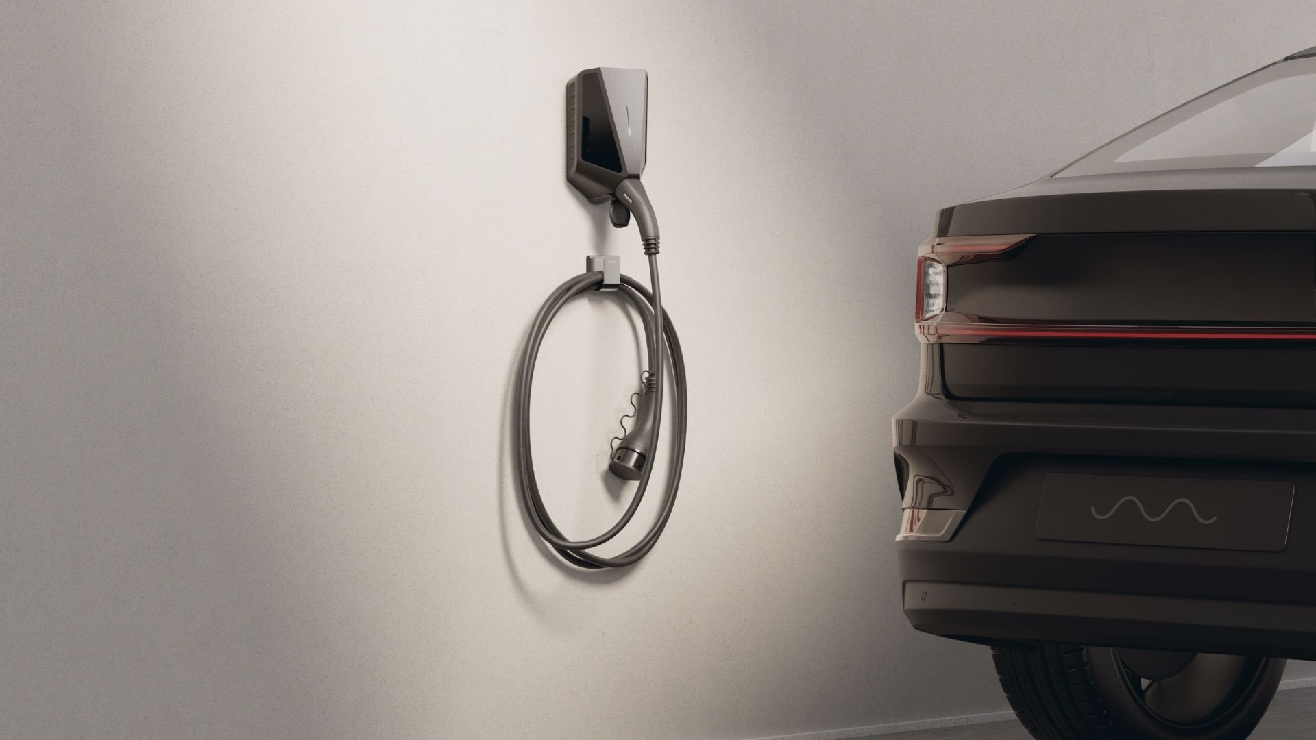 Easee smart elbilsladdare monterad vid svenskt hus