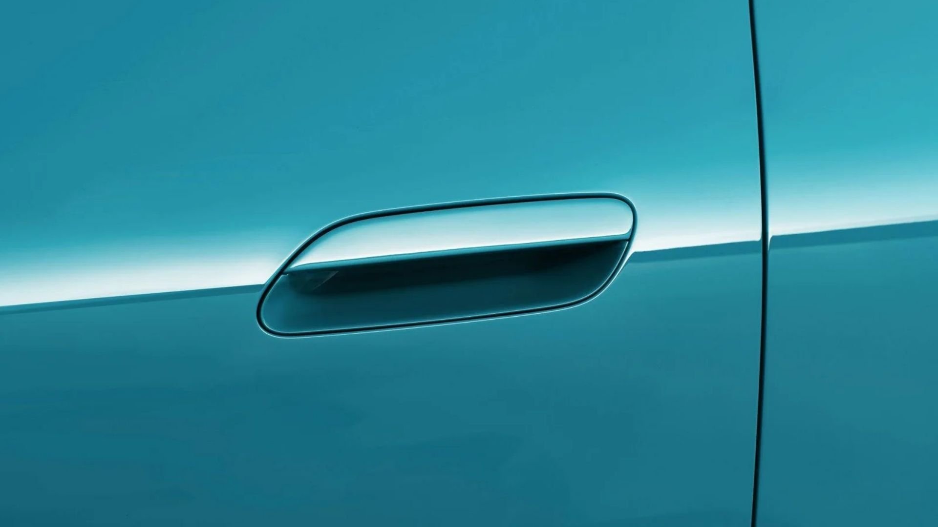 Infällt dörrhandtag på elbil