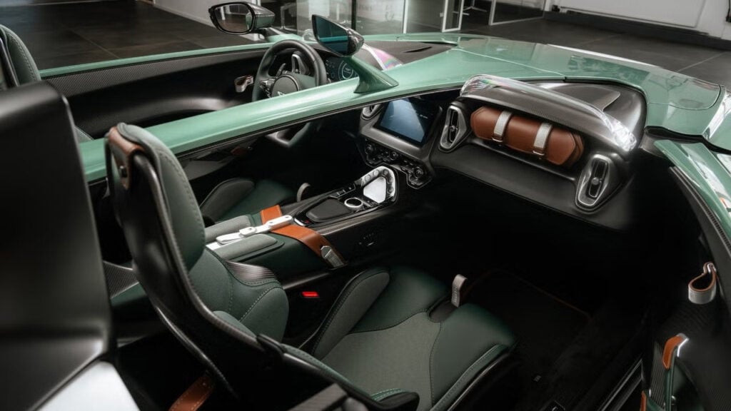 Aston Martin V12 Speedster förarmiljö