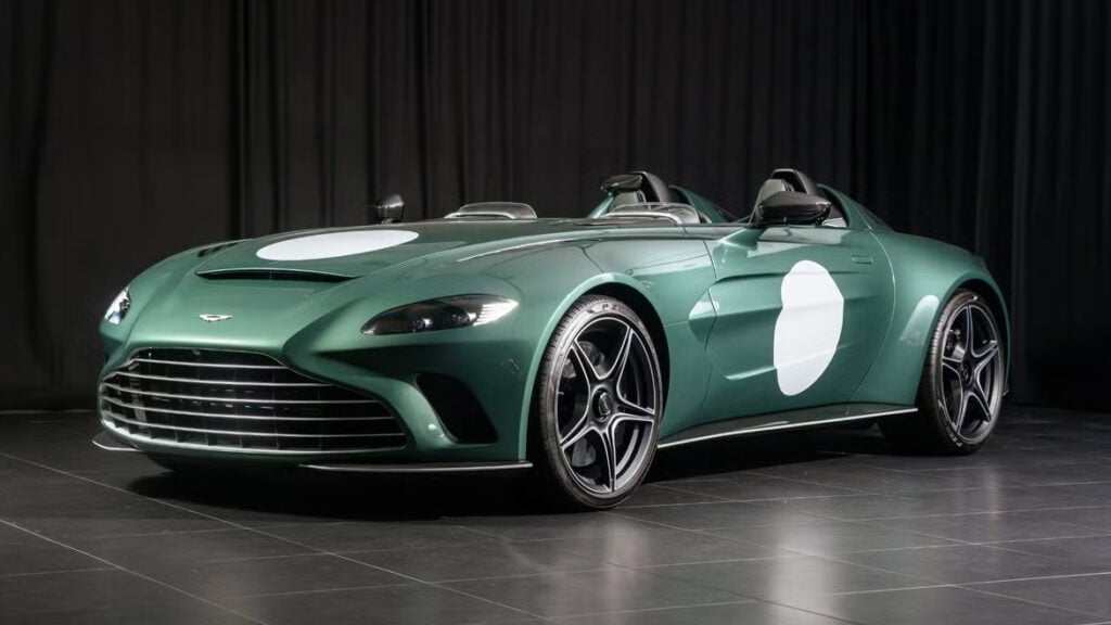 Aston Martin V12 Speedster framifrån