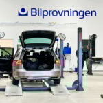 Volkswagen Passat kontrollbesiktigas på Bilprovningen