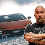 Jan Emanuel infälld på en bild på en orange Lamborghini Temerario på snö.
