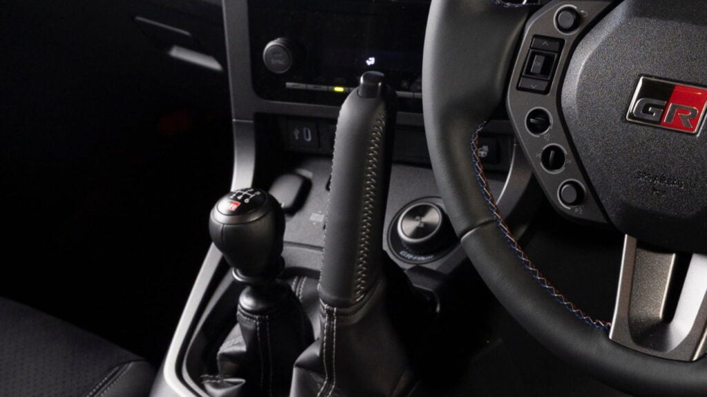 Ratt, handbroms och växelspak