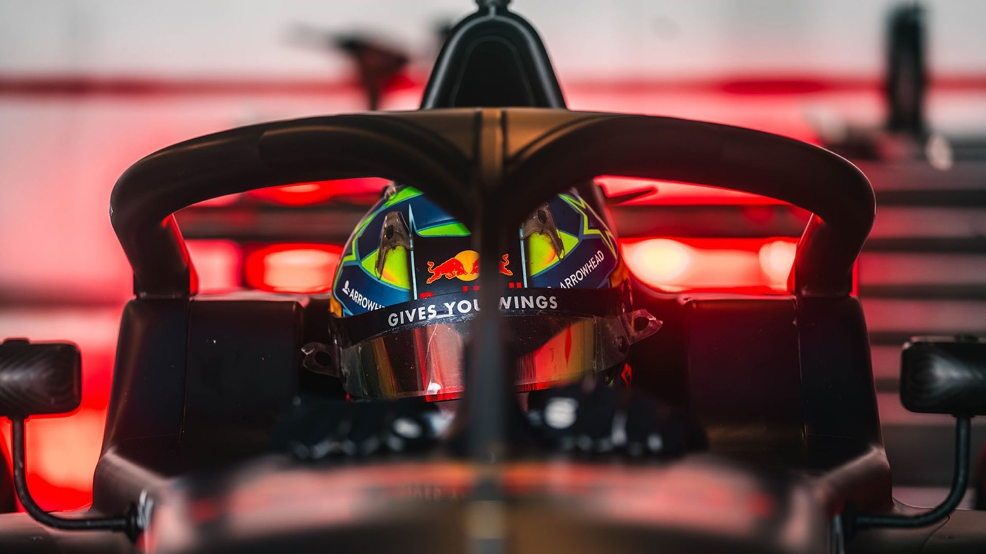 Svensk Red Bull F1-junior i formelbil under vintertester inför säsongen 2026