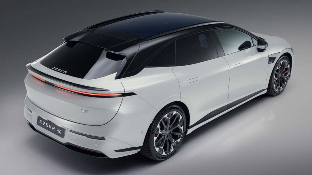 Zeekr 7GT vit bakifrån