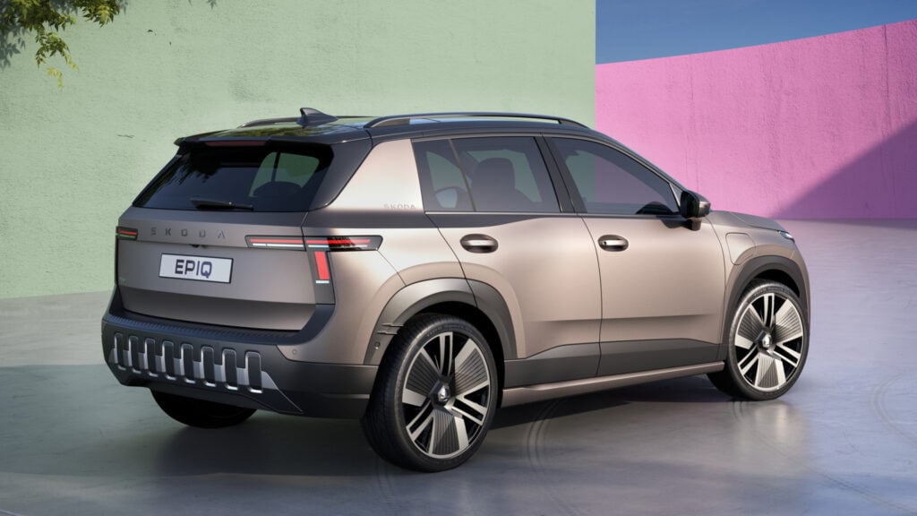 Skoda Epiq snett bakifrån