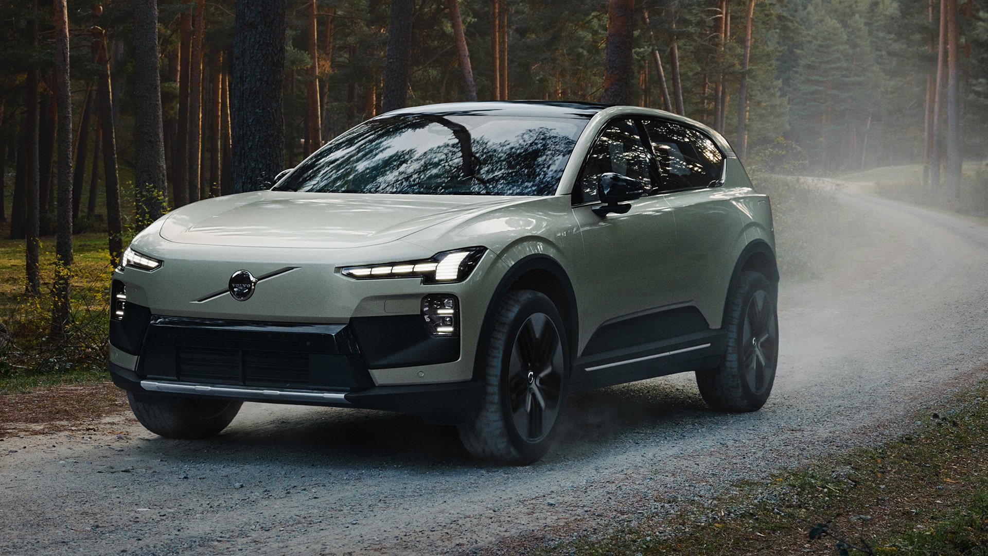 Volvo EX60 Cross Country på skogsväg