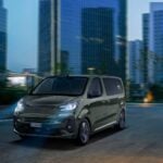 Fiat Ulysse i stadsmiljö – eldrivna familjebussen sedd framifrån