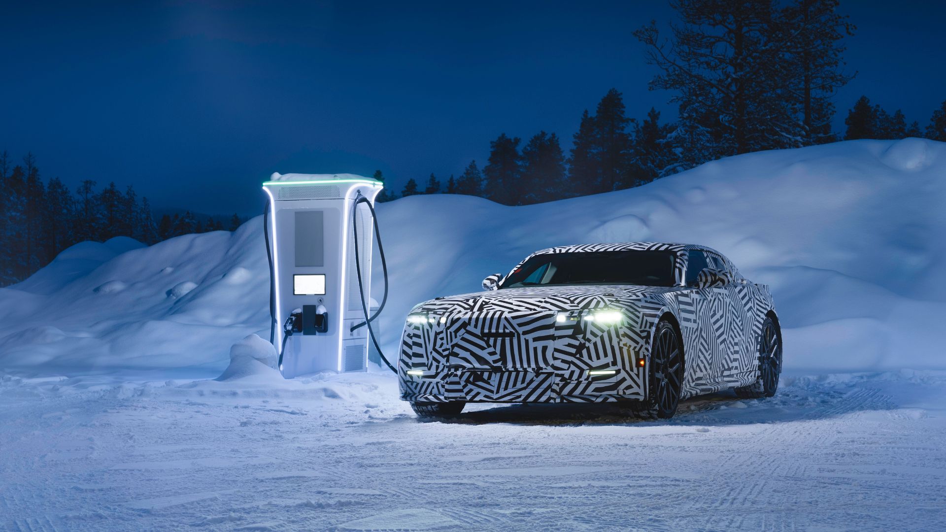 Jaguars eldrivna GT laddas under vintertester i kallt klimat