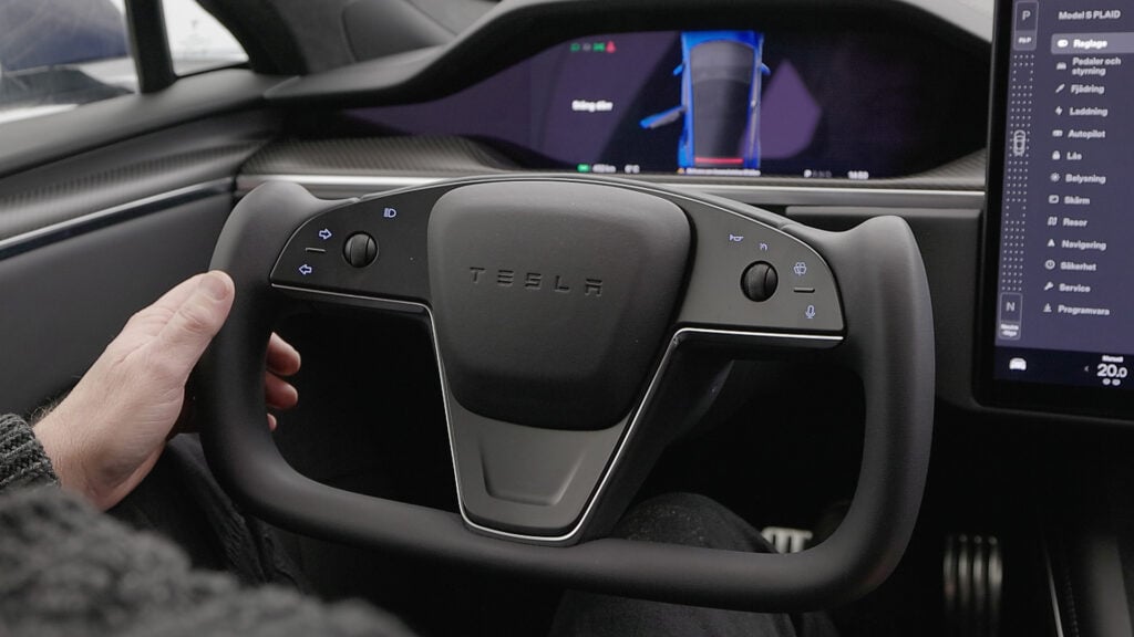 Yoke Flygplansratt i tesla Model S Plaid