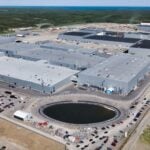 Flygbild över Northvolt Ett-batterifabriken i Skellefteå, som nu övertagits av amerikanska Lyten