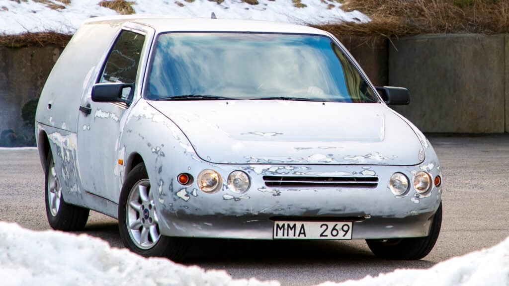 Saaben snett framifrån