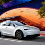 Vit Tesla Model Y RWD i urban miljö sedd snett framifrån.