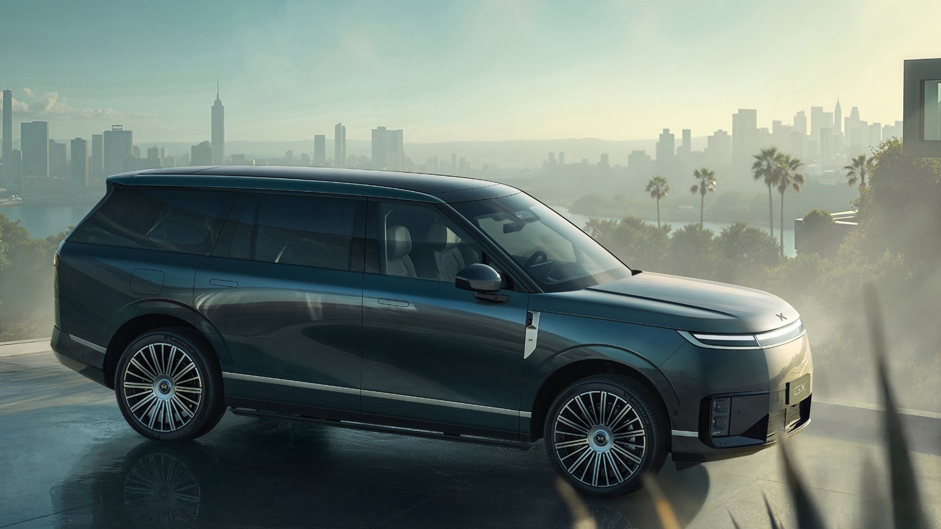 Xpeng GX från sidan