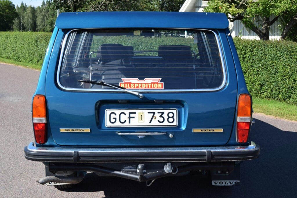 Volvo 145 E 2,0 -73 bakifrån