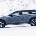 Volvo V90 Cross Country i snölandskap