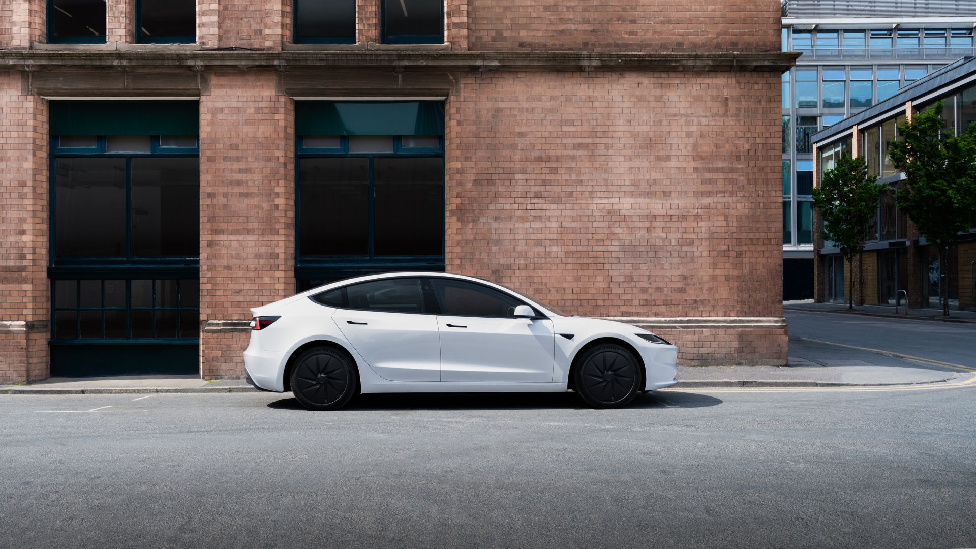 Tesla Model 3 RWD i sidoprofil