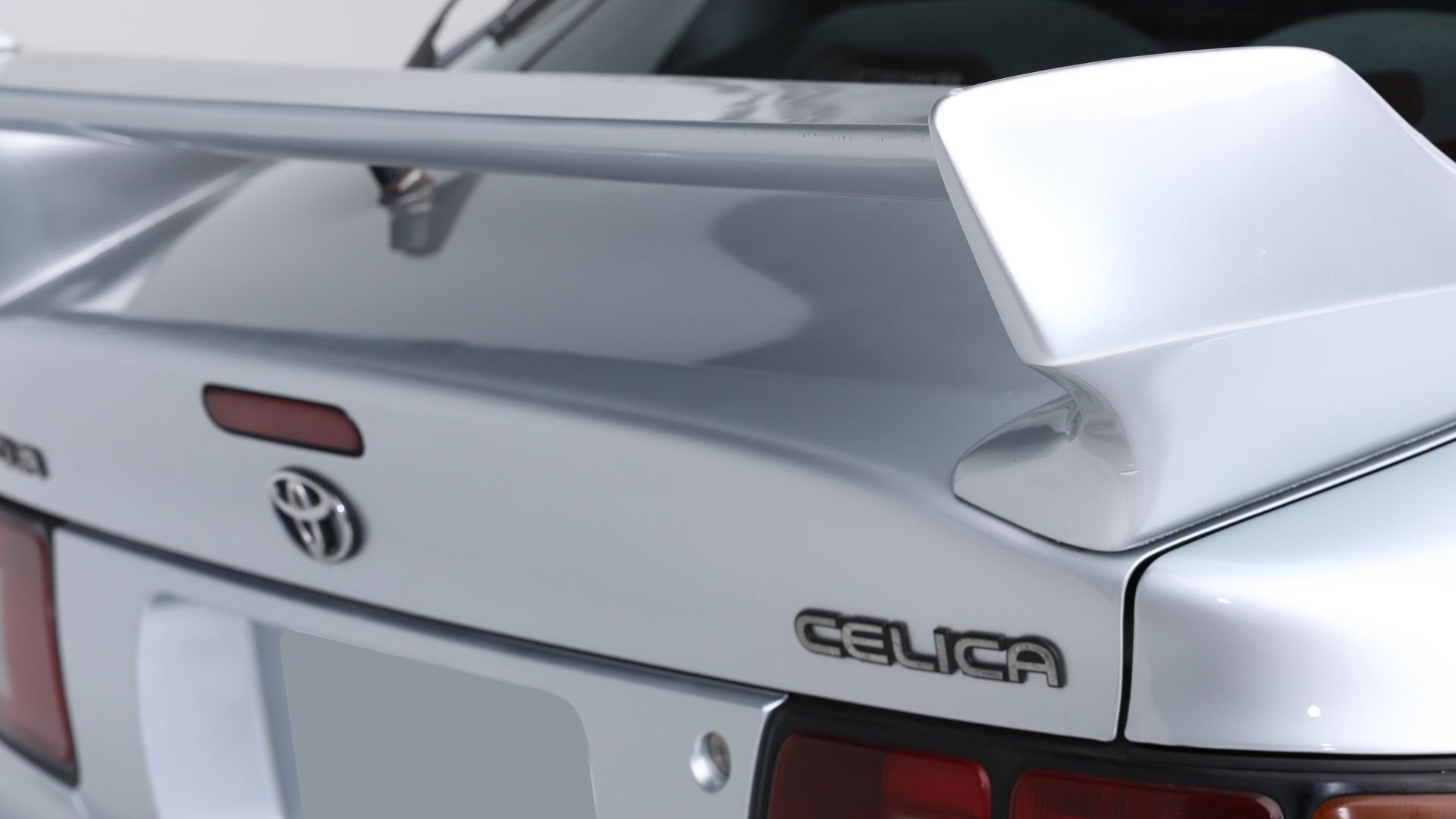 Tidigare generation av Toyota Celica inför modellens comeback