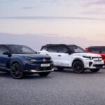 Citroen C3, C3 Aircross och C4 på rad, i blått, vitt och rött.