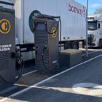 Bonway-lastbil står vid Creek Powers-laddstation I Norsborg.