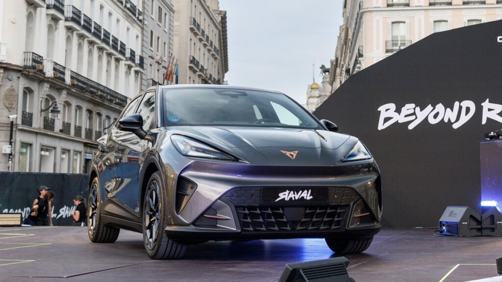 Cupra Raval på scen i Manchester.