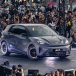 Cupra Raval på lanseringsevent med 30 000 pers i Manchester.