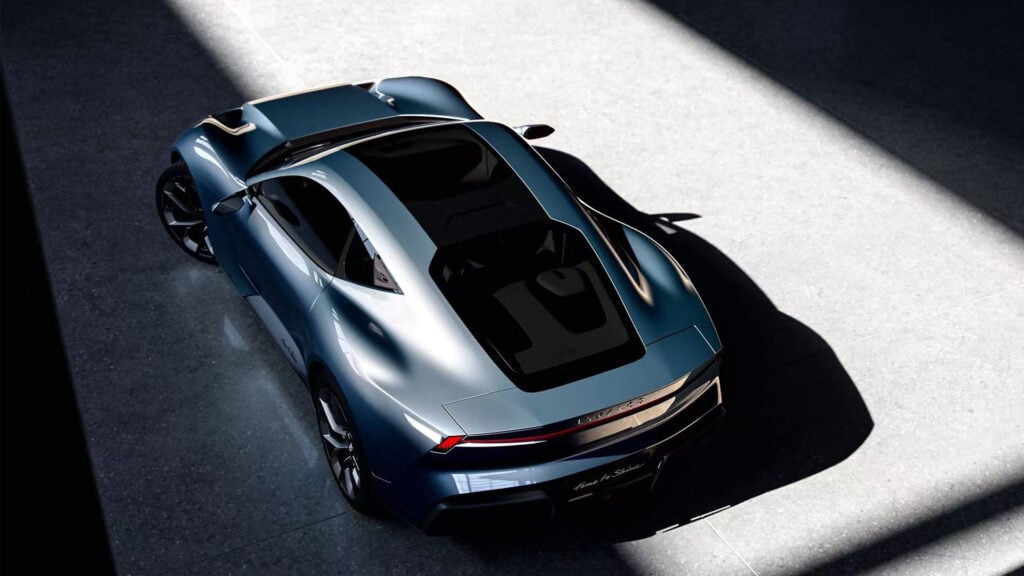 Lynk & Co Time to Shine snett uppifrån och visar bilens akter.