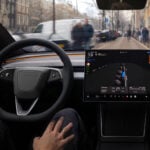 Vy från förarplats – Tesla FSD.
