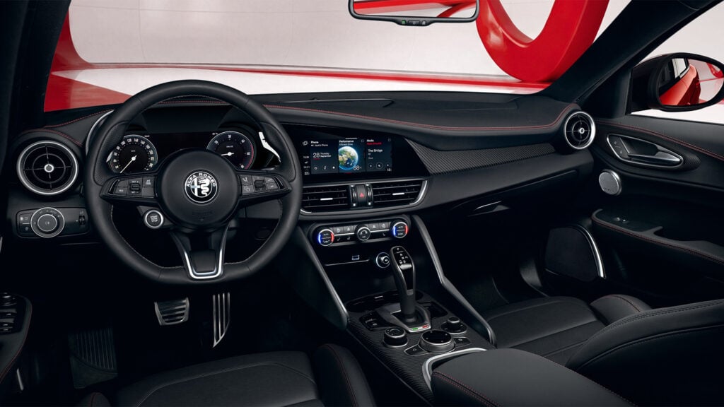 Pack Performance-interiör till Alfa Romeo Giulia.
