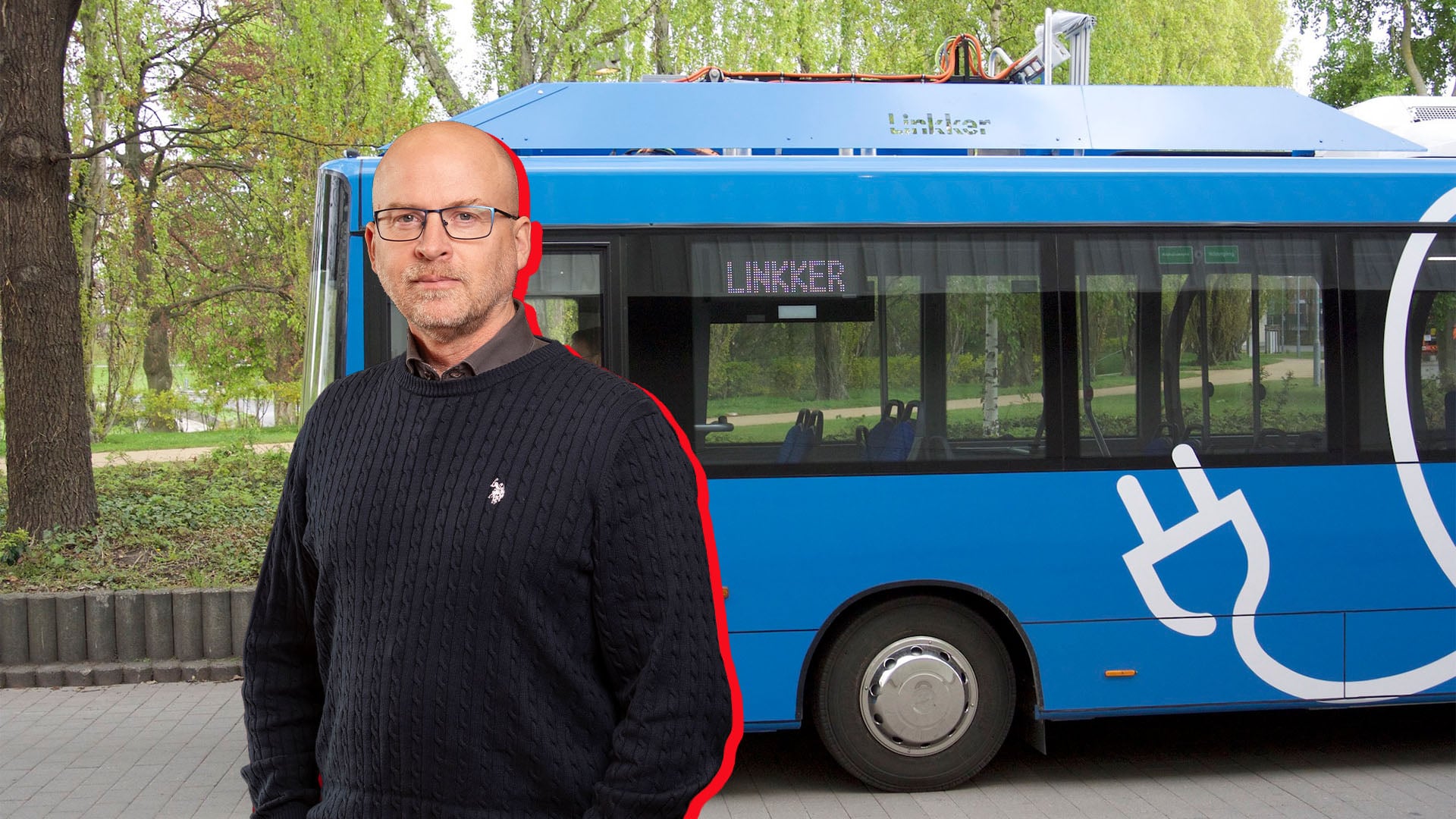 Ulf Nordin på Luleå lokaltrafik inklippt på en bild på en blå Linkker-buss.