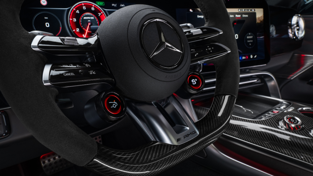 Mercedes AMG GT 4-Door Coupé har nu fått priser och här hittar du dem. Foto: Mercedes-Benz