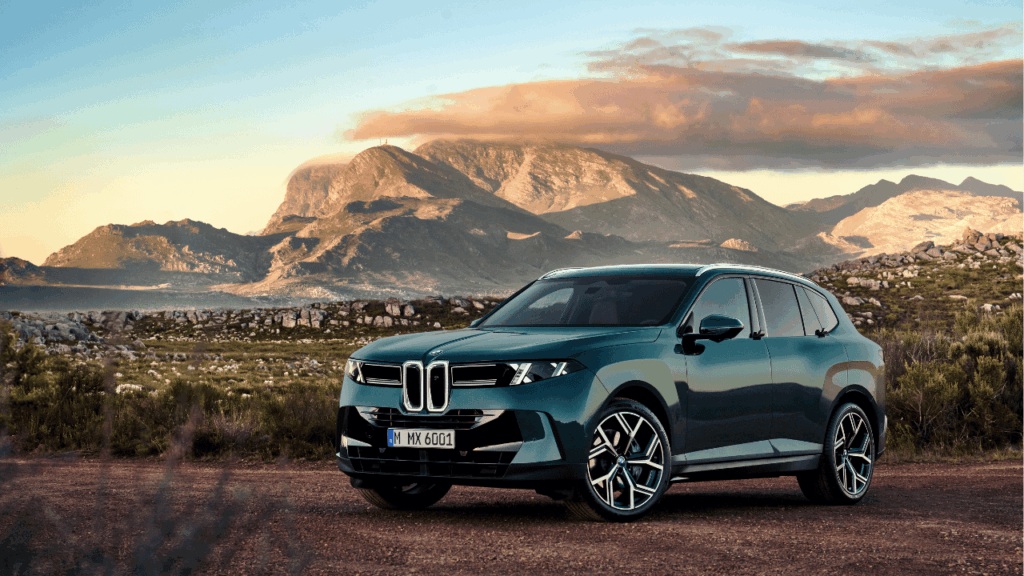 Nya BMW X5 (G65) hämtar designspråk från Neue Klasse, komplett med belyst ”Iconic Glow”-grill och dolda dörrhandtag, här visad på en X5 40 xDrive. Foto: BMW