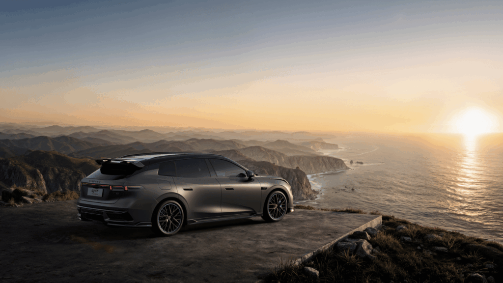 Med inspiration från klassiska grand tourers och märkets egna racertraditioner ska Lynk & Co 07 GT locka europeiska köpare som söker både körglädje och kombipraktik. Foto: Lynk & Co