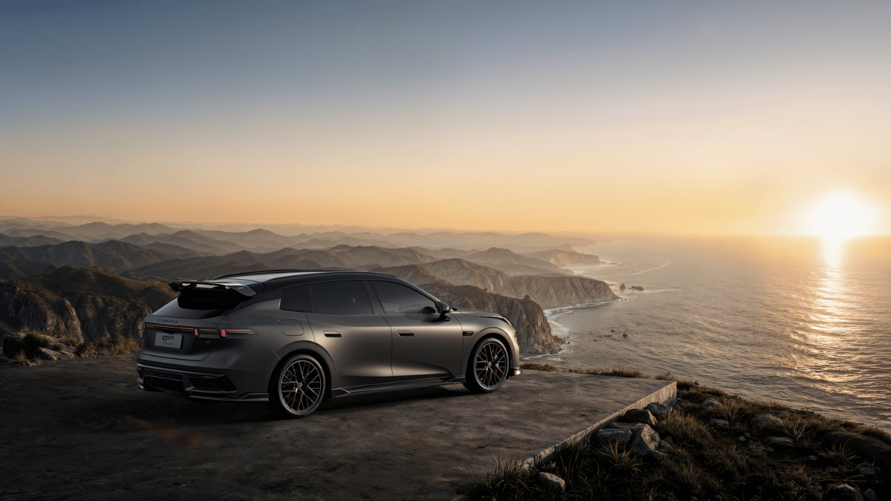 Med inspiration från klassiska grand tourers och märkets egna racertraditioner ska Lynk & Co 07 GT locka europeiska köpare som söker både körglädje och kombipraktik. Foto: Lynk & Co