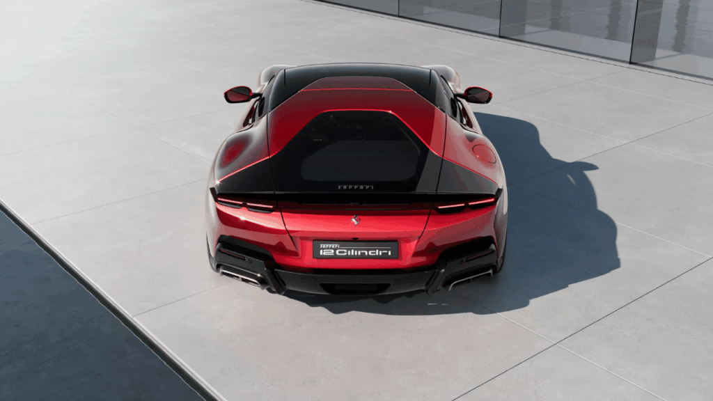 Den nuvarande versionen av Ferrari 12Cilindri använder en modern dubbelkopplingslåda, men nya patent tyder på att en elektroniskt styrd manuell växelkulliss snart kan bli verklighet. Foto: Ferrari