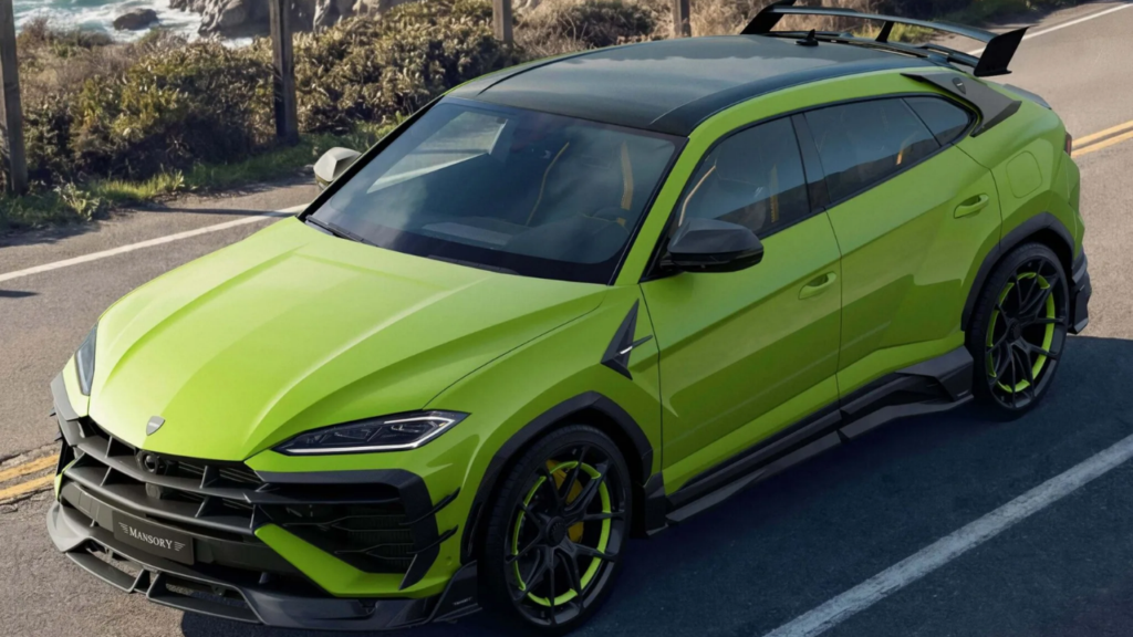 Mansory är kända för sina vilda kolfiberbyggen. På nya Urus SE har de dock försökt hålla linjerna något mer återhållsamma än vanligt – i alla fall med deras mått mätt. Foto: Mansory