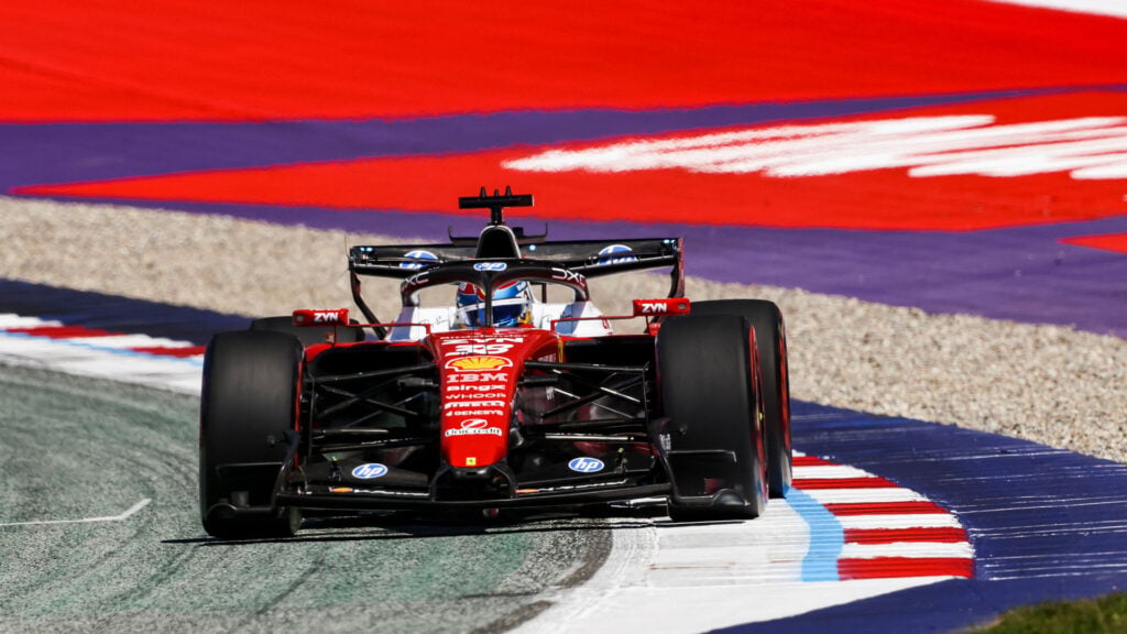 Dino Beganovic i en Scuderia Ferrari SF-26 i Österrike. 