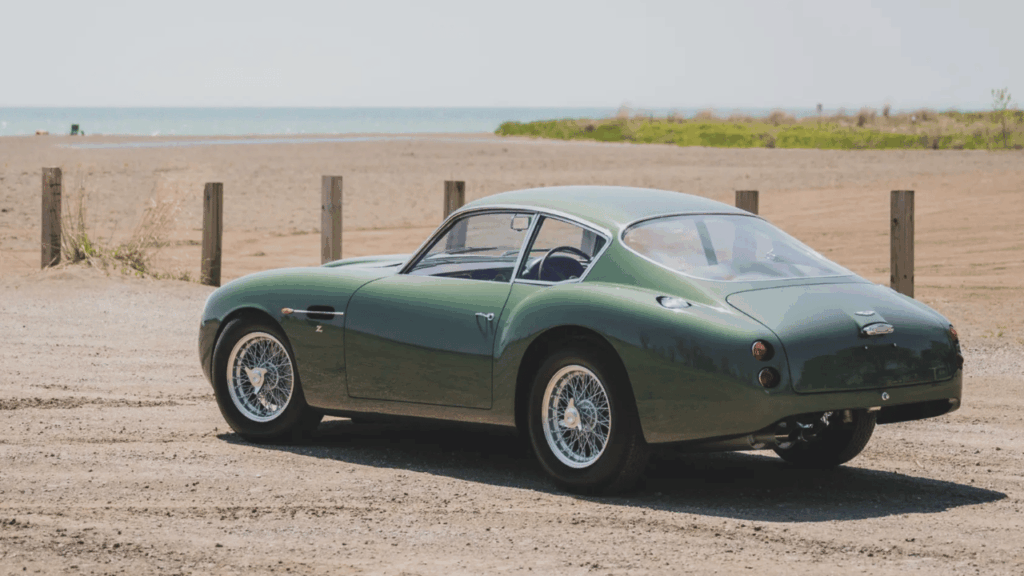 Endast 19 exemplar lämnade fabriken. Denna bil är dessutom ännu mer sällsynt än konkurrenten Ferrari 250 GTO. Foto: RM Sotheby’s
