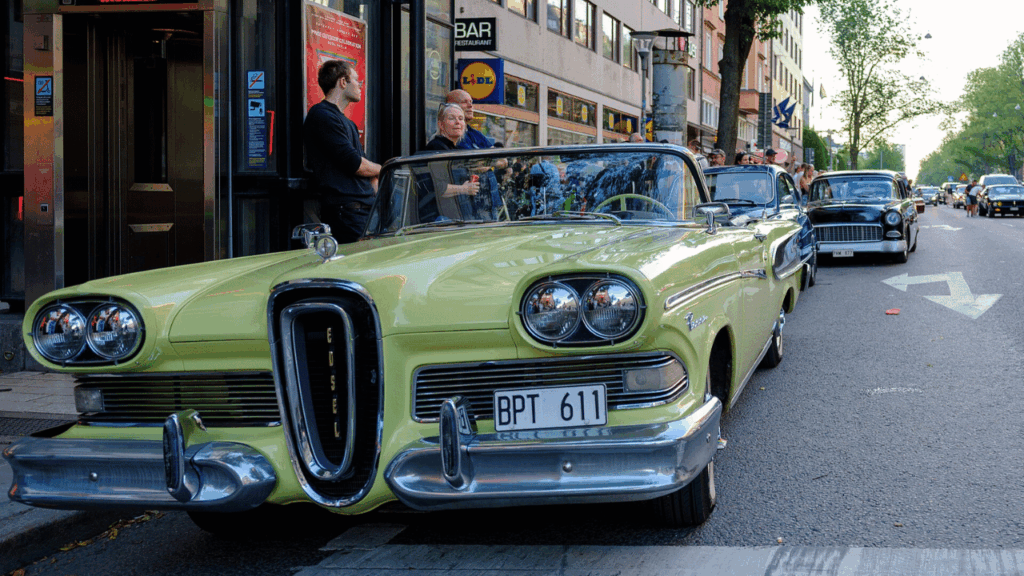 När Ford lanserade Edsel 1957 – komplett med den ikoniska vertikala grillen – var målet 200 000 sålda bilar första året. Verkligheten blev en bråkdel och modellen lades ned efter bara tre år. Foto: ArildV Creative Commons Attribution-Share Alike 4.0